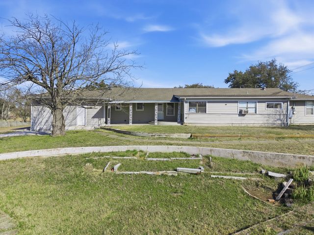 1306 Carr Street, Hillsboro, TX 76645