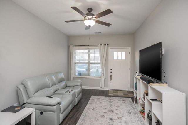 1003 Villa Cir, Lebanon, TN 37090