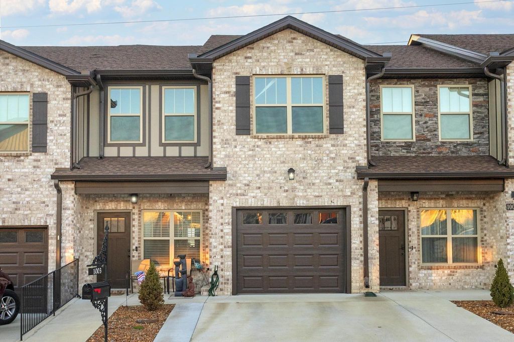 1003 Villa Cir, Lebanon, TN 37090