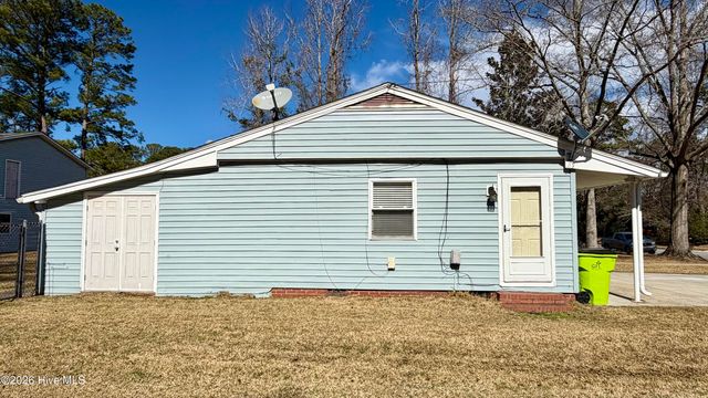 1113 Cherry Tree Drive, New Bern, NC 28562