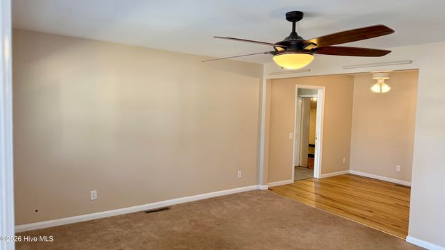 1113 Cherry Tree Drive, New Bern, NC 28562