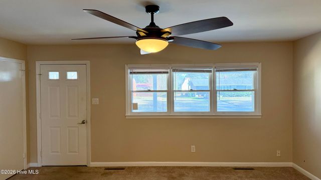 1113 Cherry Tree Drive, New Bern, NC 28562