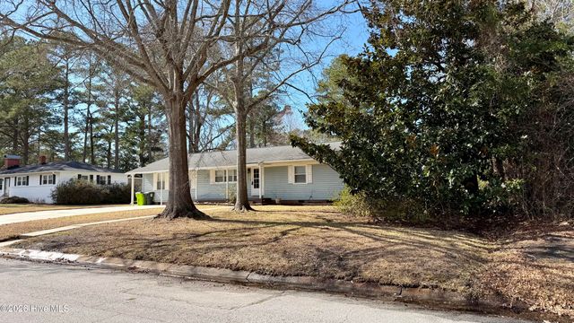 1113 Cherry Tree Drive, New Bern, NC 28562