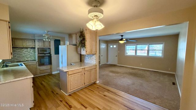 1113 Cherry Tree Drive, New Bern, NC 28562