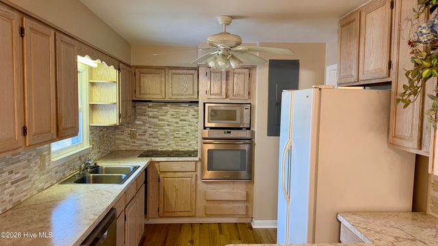 1113 Cherry Tree Drive, New Bern, NC 28562