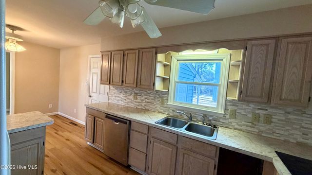 1113 Cherry Tree Drive, New Bern, NC 28562