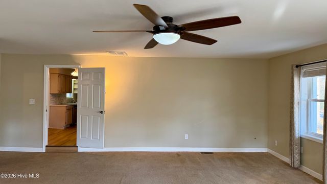 1113 Cherry Tree Drive, New Bern, NC 28562