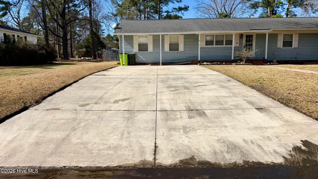 1113 Cherry Tree Drive, New Bern, NC 28562