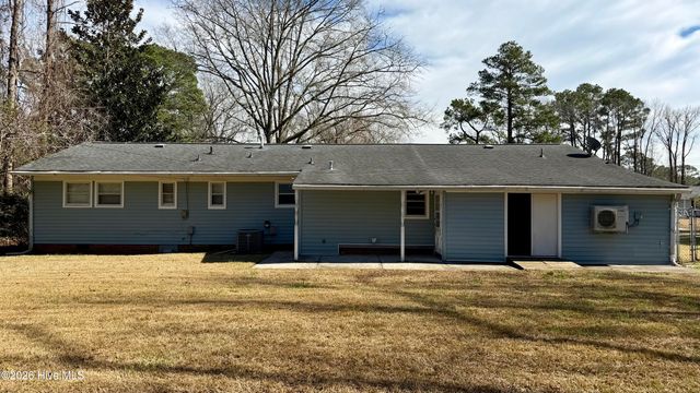 1113 Cherry Tree Drive, New Bern, NC 28562