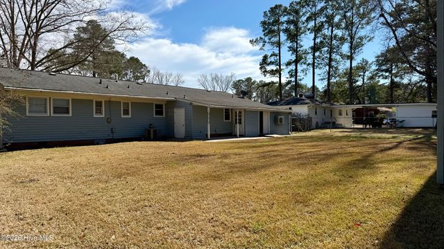 1113 Cherry Tree Drive, New Bern, NC 28562