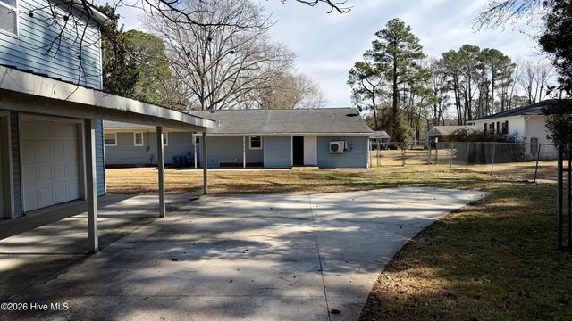 1113 Cherry Tree Drive, New Bern, NC 28562