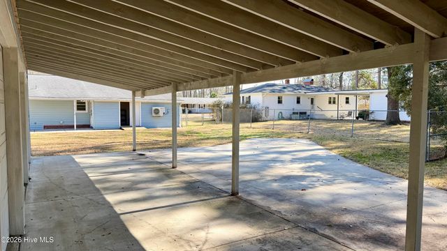 1113 Cherry Tree Drive, New Bern, NC 28562