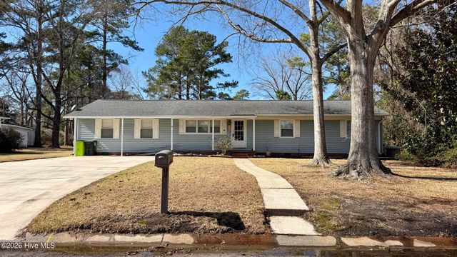1113 Cherry Tree Drive, New Bern, NC 28562