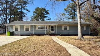 1113 Cherry Tree Drive, New Bern, NC 28562