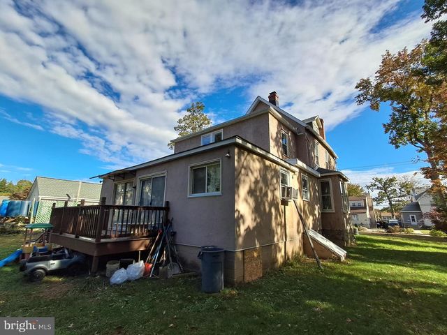 108 S CLIFTON AVE, Aldan, PA 19018