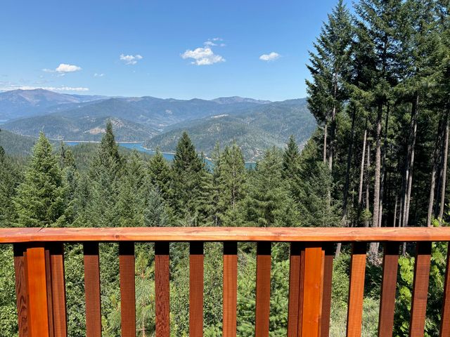 490 Bear Paw Trail, Trinity Center, CA 96091