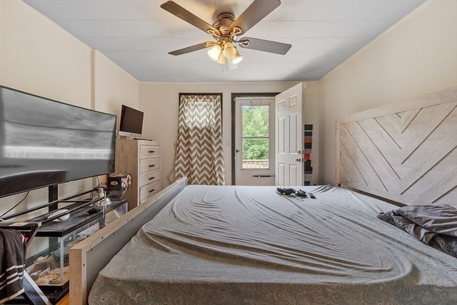 51 Old City Rd, Townsend, MA 01474