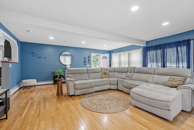 51 Old City Rd, Townsend, MA 01474