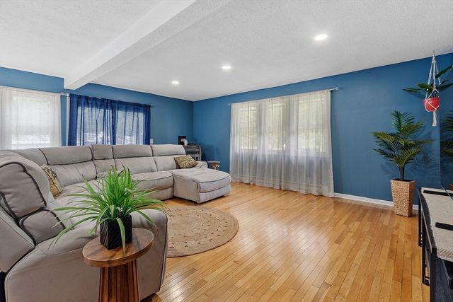 51 Old City Rd, Townsend, MA 01474