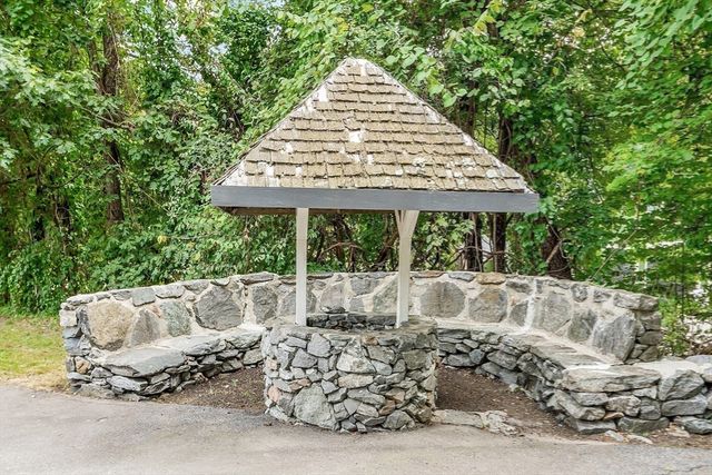 51 Old City Rd, Townsend, MA 01474