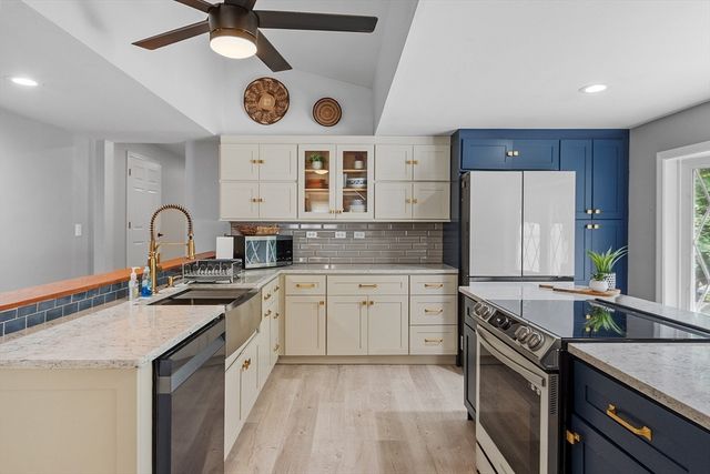 51 Old City Rd, Townsend, MA 01474