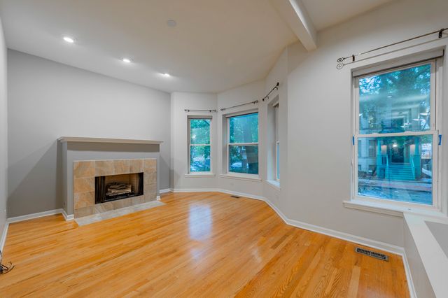 1017 W Dakin Street 1, Chicago, IL 60613