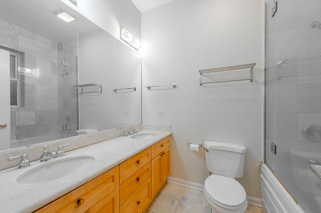 1017 W Dakin Street 1, Chicago, IL 60613