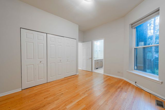 1017 W Dakin Street 1, Chicago, IL 60613