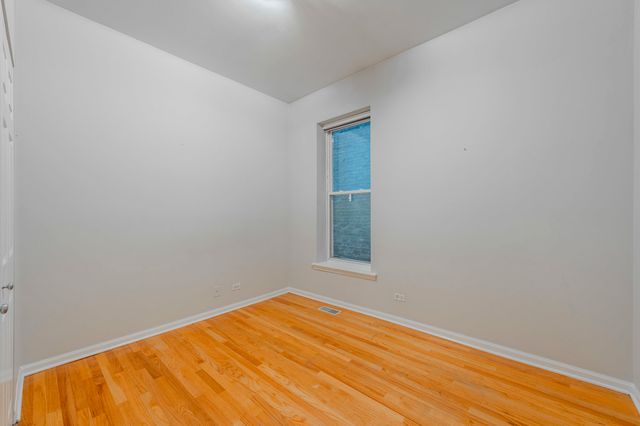 1017 W Dakin Street 1, Chicago, IL 60613