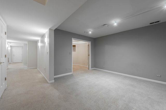 1017 W Dakin Street 1, Chicago, IL 60613
