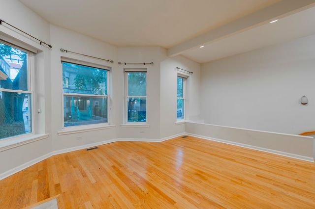 1017 W Dakin Street 1, Chicago, IL 60613