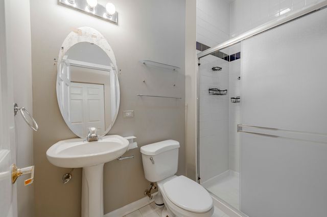 1017 W Dakin Street 1, Chicago, IL 60613