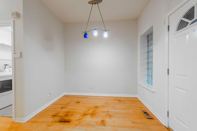 1017 W Dakin Street 1, Chicago, IL 60613