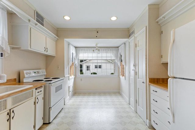 3920 Kinzie AVENUE, Racine, WI 53405