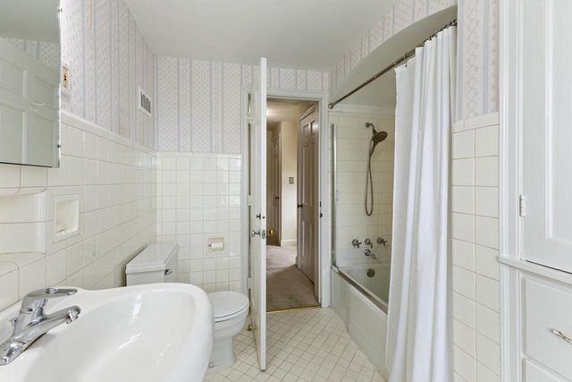 3920 Kinzie AVENUE, Racine, WI 53405