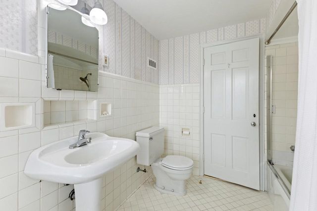 3920 Kinzie AVENUE, Racine, WI 53405