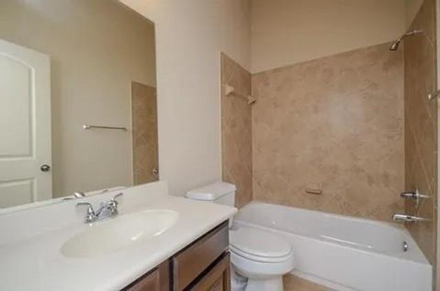 2610 Briar Rose Court, Pearland, TX 77584