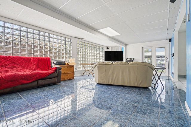 4258 SEABREEZE Drive, Jacksonville, FL 32250