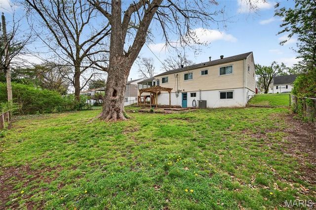 7243 General Sherman Lane, St Louis, MO 63123