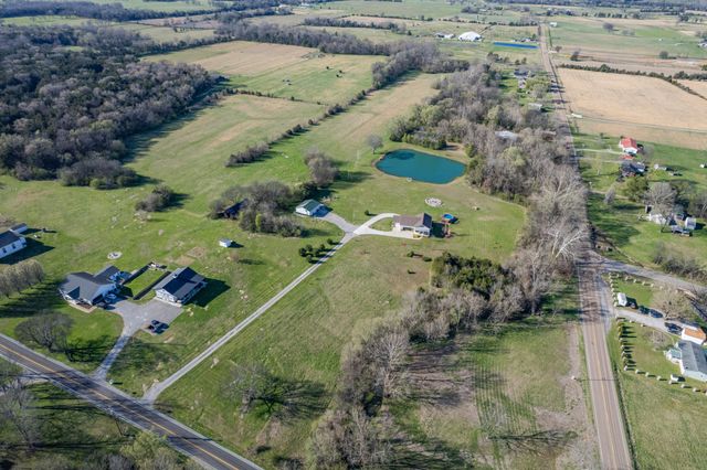 1616 Old Berlin Rd, Lewisburg, TN 37091