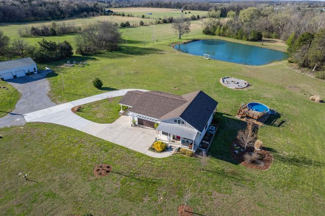 1616 Old Berlin Rd, Lewisburg, TN 37091