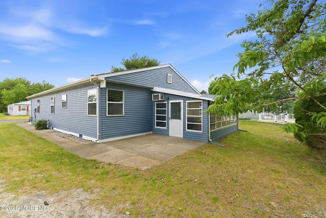50 Paradise Boulevard, Toms River, NJ 08757