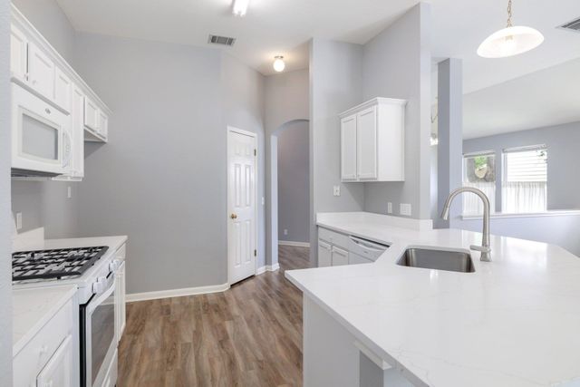 1706 COLUMBINE LN, Leander, TX 78641