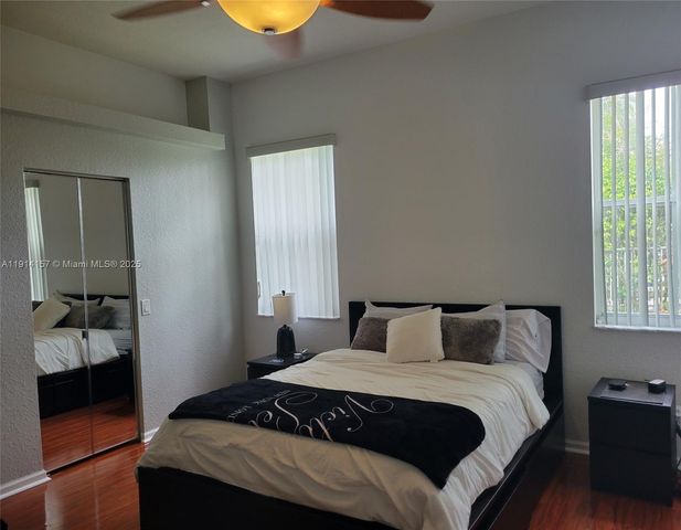 1569 Winterberry Ln, Weston, FL 33327