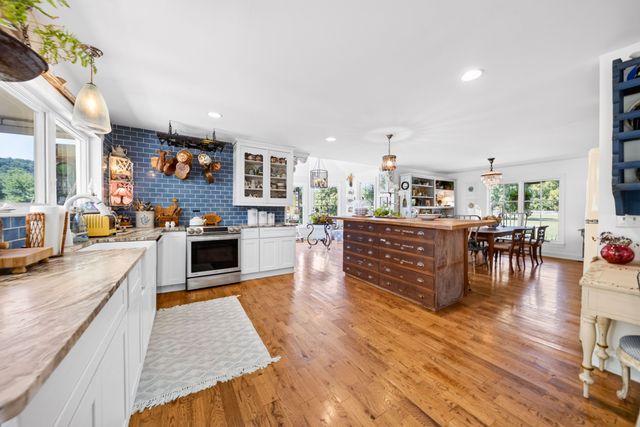 1810 Baker Rd, Goodlettsville, TN 37072
