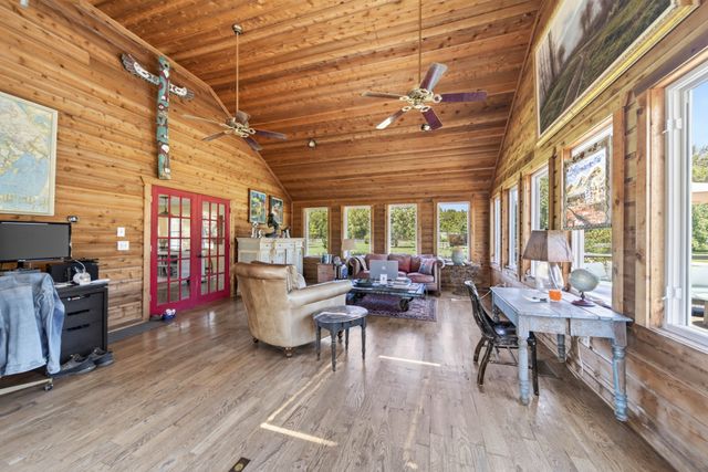 1810 Baker Rd, Goodlettsville, TN 37072