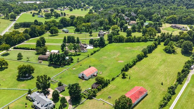 1810 Baker Rd, Goodlettsville, TN 37072