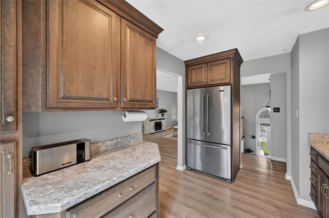 307 Lawrence Pl, Coraopolis, PA 15108
