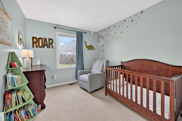 307 Lawrence Pl, Coraopolis, PA 15108