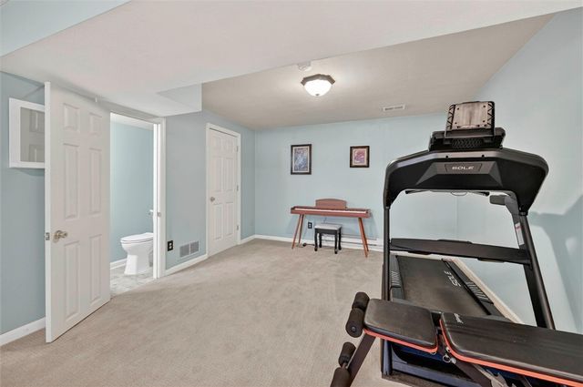 307 Lawrence Pl, Coraopolis, PA 15108
